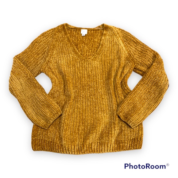 A New Day Sweater, Turtleneck, and T-Shirt Bundle - Picture 2 of 16